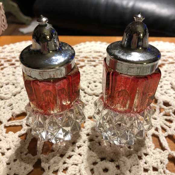 Diamond Point Ruby Indiana Glass Salt & Pepper Set - Picture 2 of 9